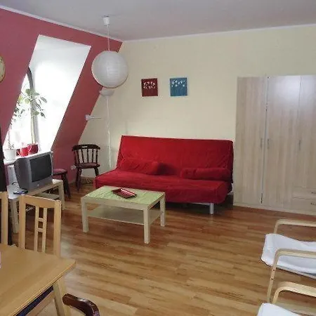 شقة Sehr-schoene-4-raum-maisonette-fewo-mit-100qm-zentral-preiswert-t9 دريسدن