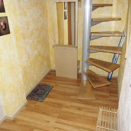 Sehr-schoene-4-raum-maisonette-fewo-mit-100qm-zentral-preiswert-t9 دريسدن