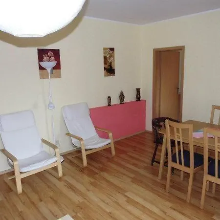 شقة Sehr-schoene-4-raum-maisonette-fewo-mit-100qm-zentral-preiswert-t9 *
